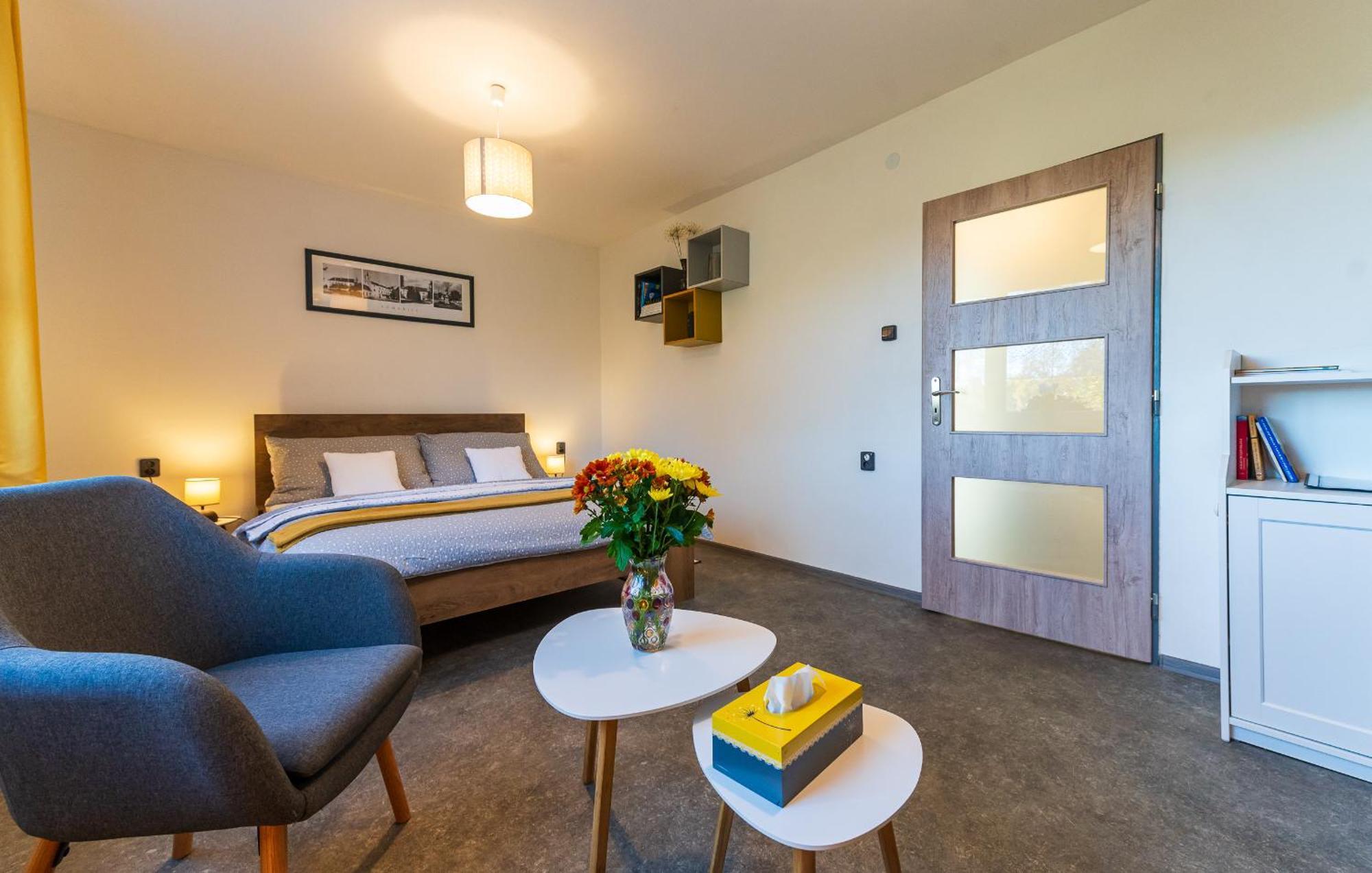 Ubytovani Na Samote - Apartman U Tesaru Komarice Exterior photo